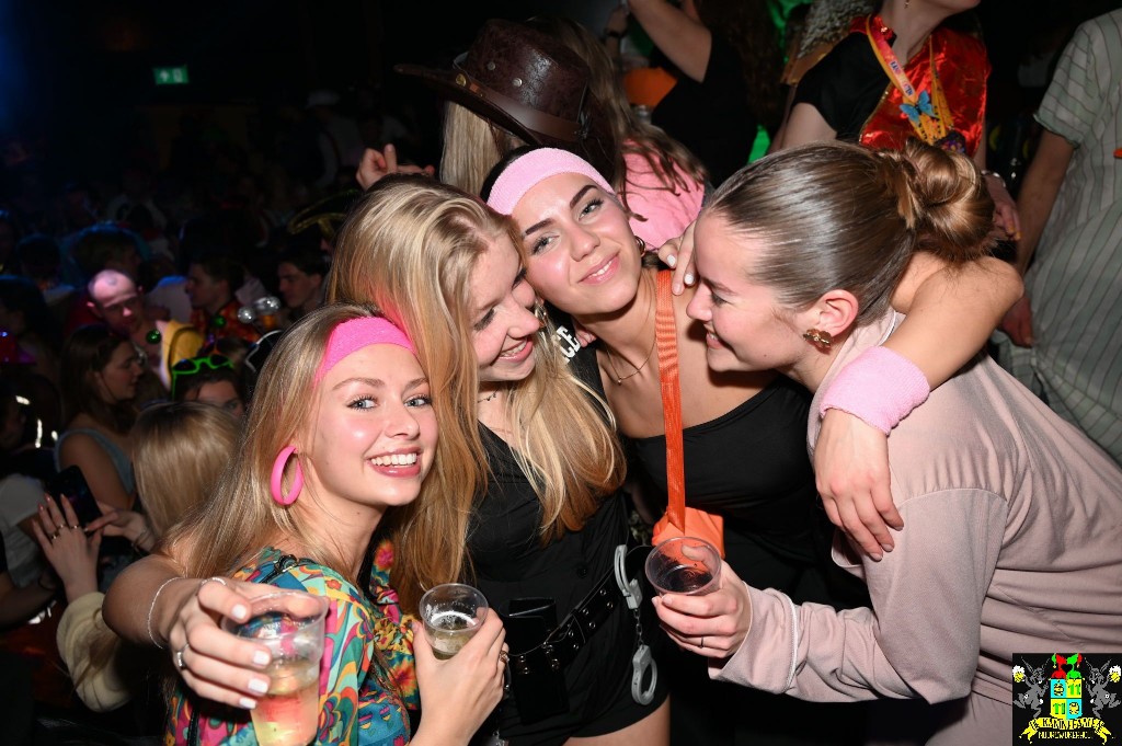 ../Images/Pyamaparty 073.jpg